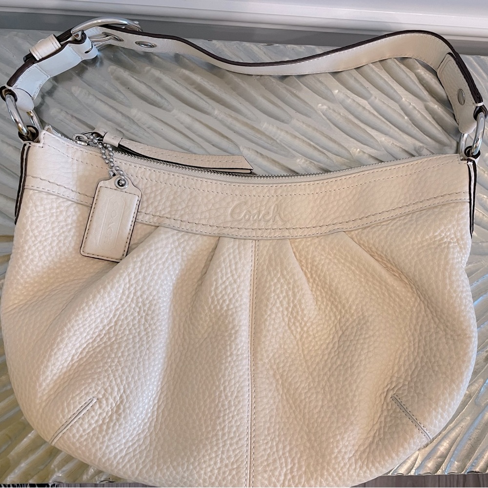 Authentic Coach Pebble Leather Purse